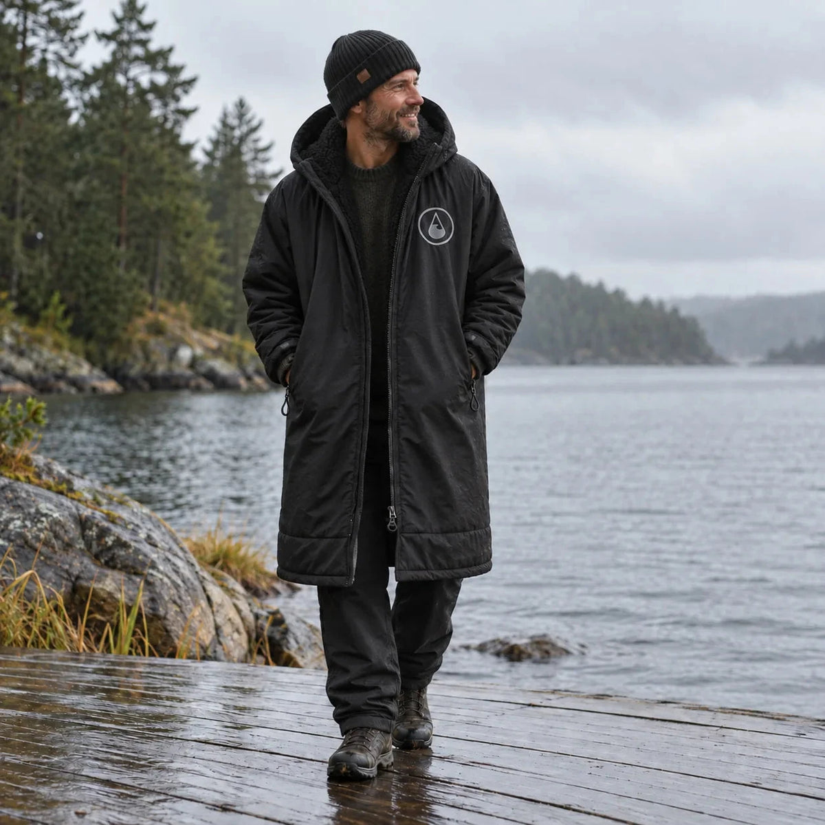 Storm Robe Yukon black - Wasserdichter Umkleidemantel Wasserdichte Storm Ponchos WAVE HAWAII 